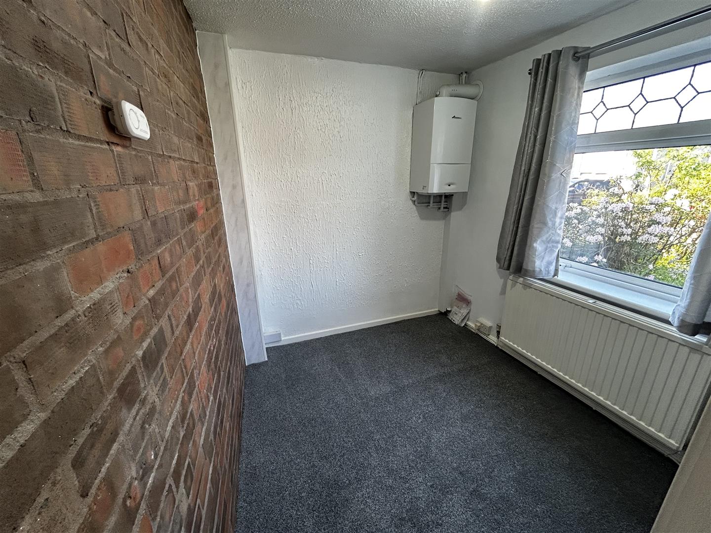 Fourth Avenue, Clase, Swansea, SA6 7LU